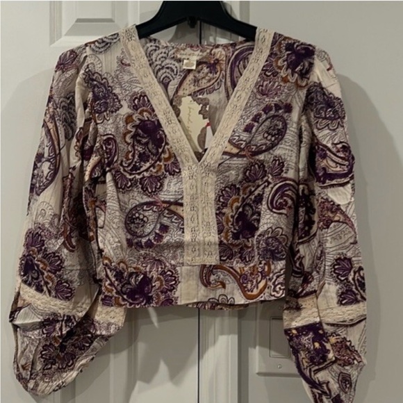 Band Of The Free Tops - Paisley Lace Trim Crop Top purple & cream